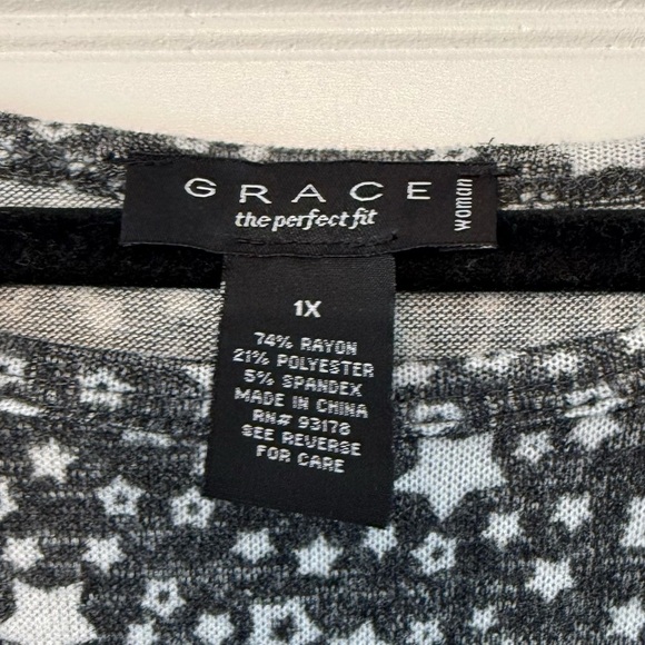 Grace gray & white women’s sweater. Size 1X - Picture 5 of 6